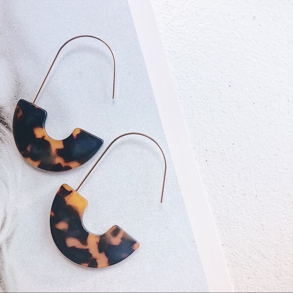 HP⭐️BaubleBar Style Tortoise Drop Earrings - Picture 3 of 6